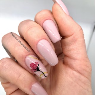 Estrò Nails and Beauty