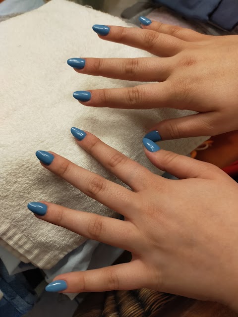 She Nails