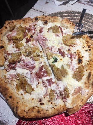 La Tana Della Pizza