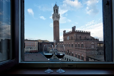 Palazzo Giorgi | Appartamento di prestigio in Piazza del Campo, Siena