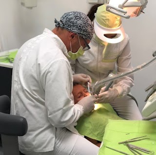 Dr. Alfredo Caputo, Dentista