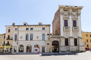 Le Dimore Del Conte Soggiorni in Centro a Vicenza con parcheggio privato