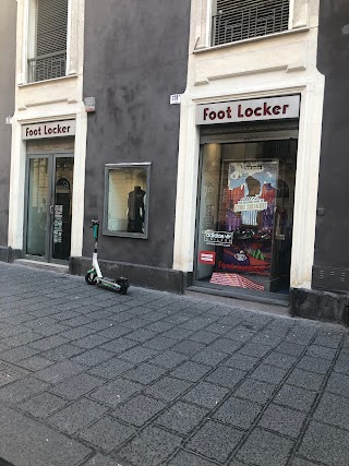 Foot locker