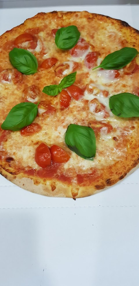 Luca's Pizza