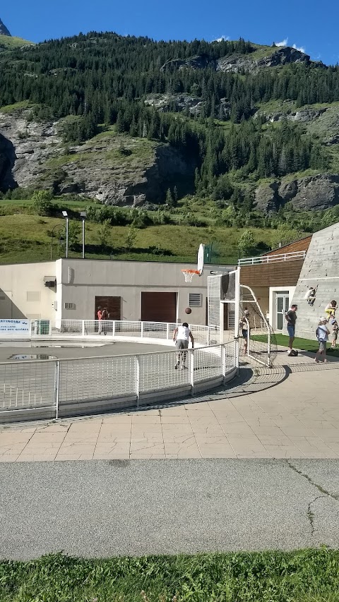 PISCINE et PATINOIRE du Parc de loisirs des Glières VAL CENIS