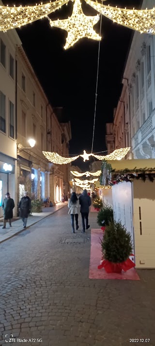 posteggio TAXI piazza Castello