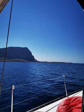 Wayra San Vito Lo capo / La Riserva dello Zingaro in barca a vela