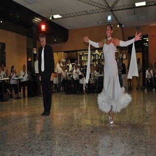 Corsi di Ballo Domydance Club