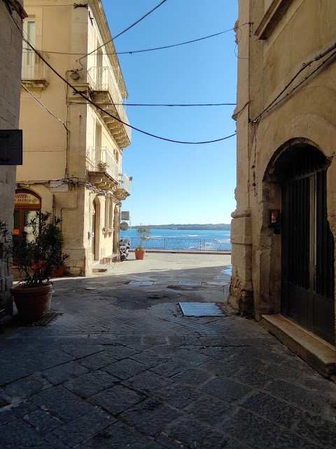 Lungomare Di Levante Ortigia