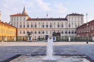 Guida Turistica per Torino e provincia/ Гид в Турине и Пьемонте.