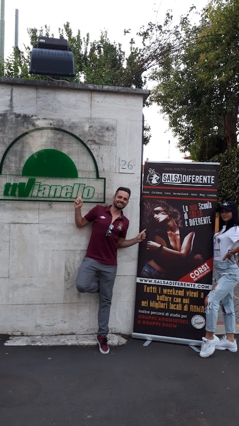 Scuola di Salsa e Bachata zona EUR - ROMA Salsadiferente