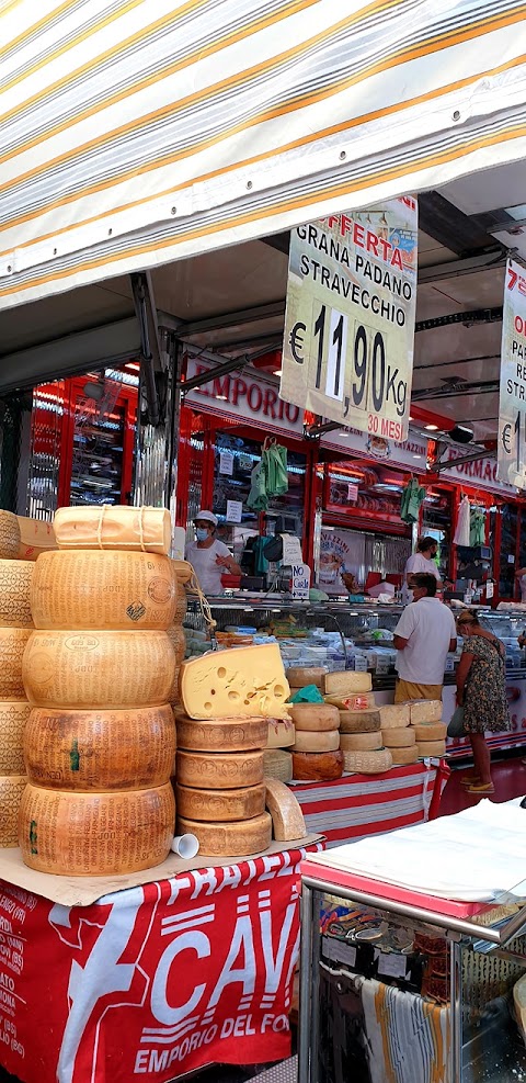 Mercato alimentare di Salò - Salò food Market - Lebensmittelmarkt in Salò