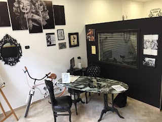 Broken Art tattoo studio