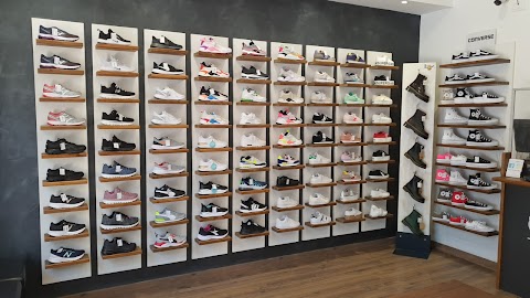 Super - Sneakers Shop