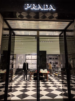 Prada Milano Montenapoleone Uomo