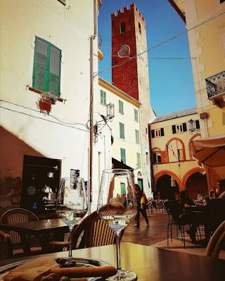 Enoteca Wine-bar Il "Vinaio" Noli. Dal 1975