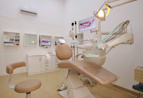 Studio Dentistico Leone - dr Pietro Leone (Napoli)