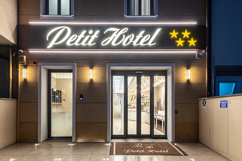 Petit Hotel