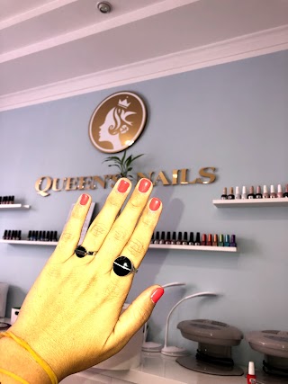 QUEEN'S NAILS