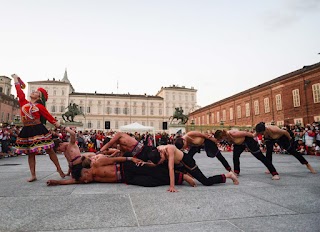 INTIDANZA 1– SCUOLA DI DANZA E DI BALLO TORINO