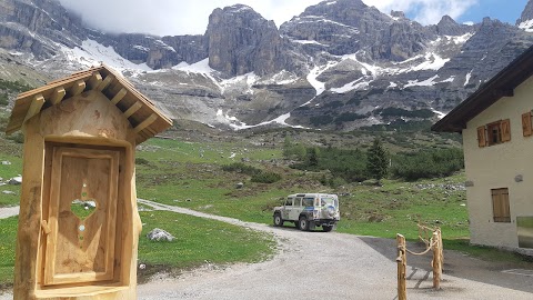 Taxi jeep val D'Ambiez rifugio Cacciatore e avvicinamento rifugio Agostini e Pedrotti