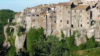 Alloggi Turistici: "La Casa nel Borgo Sospeso" e "Il Loft nel Borgo Sospeso"