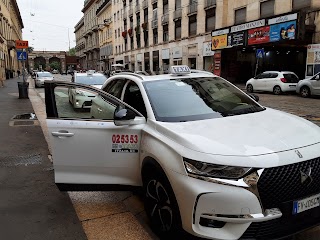 Posteggio Taxi Manzoni