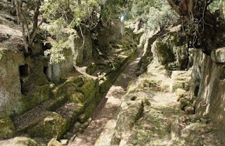 Via degli Inferi - Necropoli Banditaccia