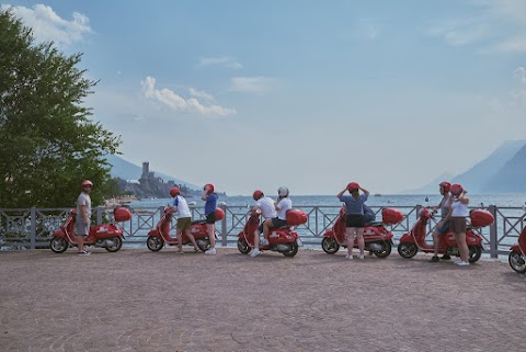 Motoragazzi Vespa scooter rent Peschiera del Garda