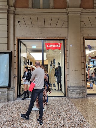 Levi's