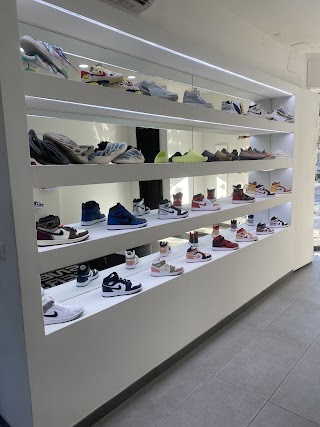 Sneakers Area