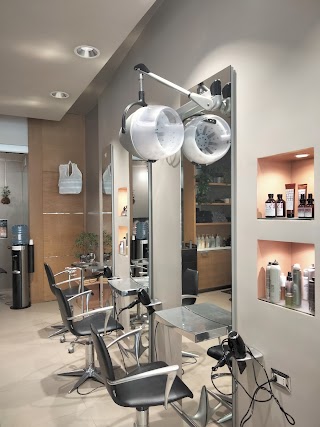 Intrusi Hair Spa Roma