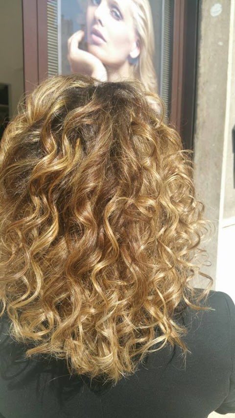 Essenza Hair Stylist Di Esposito Sonia