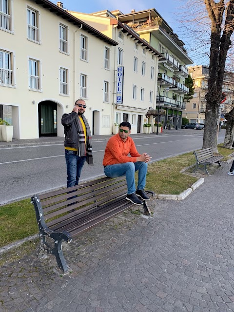 Del Garda beach lake