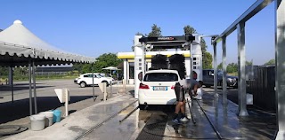 Naty's CarWash Autolavaggio servito. Italian style