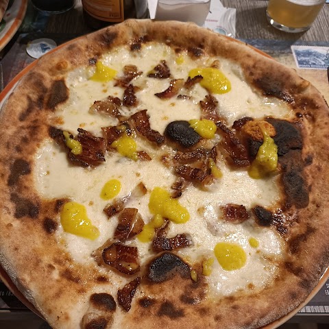 Pizzeria Kapri 010 - Pizza D’asporto, a Domicilio, con posti a Sedere & Friggitoria