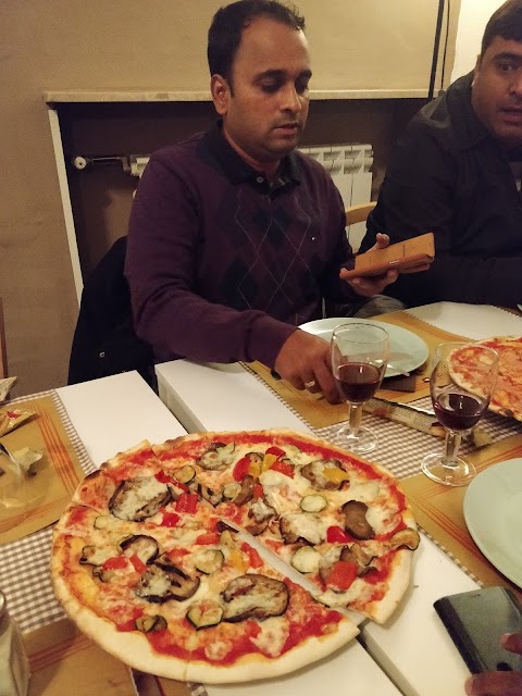 Pizzeria Mezzanotte