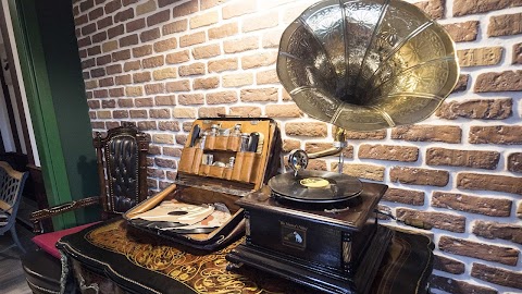 Chapeau Barber Shop