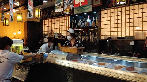 Sakura sushi bar restaurant