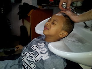 Mickis Barbershop