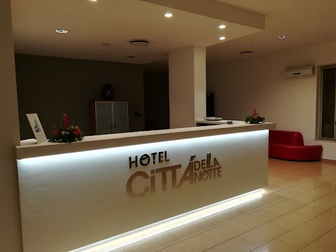 Città della Notte - hotel tra Catania e Siracusa, Sicily hotel, cinema multisala, teatro, sala congressi, discoteca.