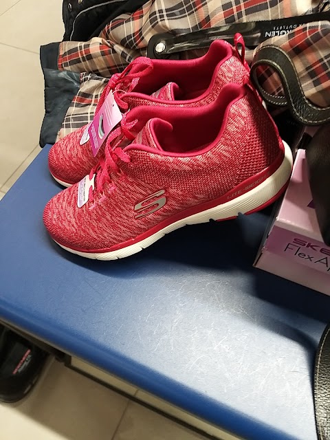 SKECHERS OUTLET