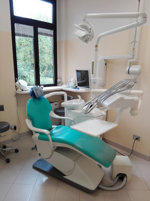 Studio Dentistico Ambulatorio Privato Odontoiatrico Val D`Arda - Dir. Sanitario Dr. Paolo Ragazzi