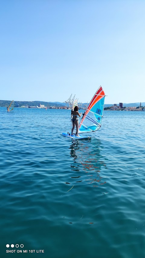 Windsurfpoint.si - Windsurf School