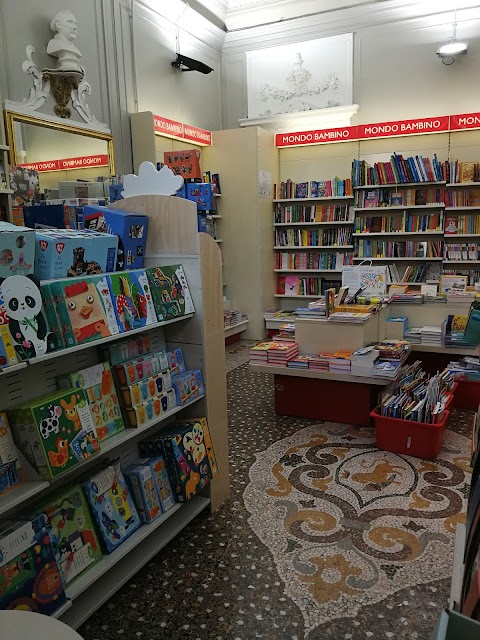 Mondadori Bookstore