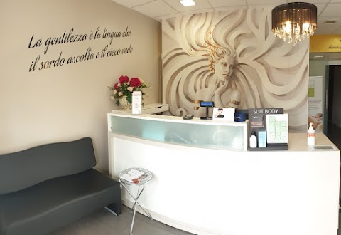 Elegance Hair & Beauty - Parrucchiera ed Estetica- Modena