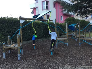 Parco giochi attrezzato per bambini