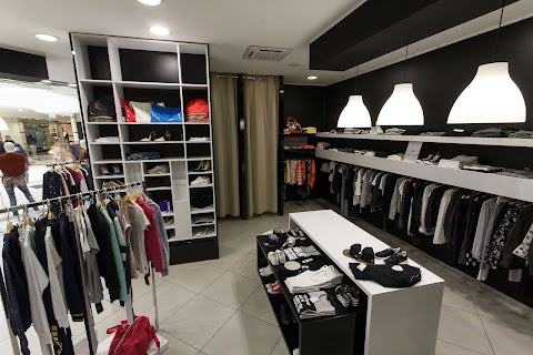 Zeus Store