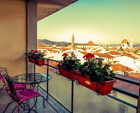 City View Maso Apartment - Breathtaking Balcony overlooking the city
