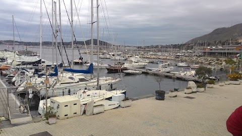 Piazzetta a mare